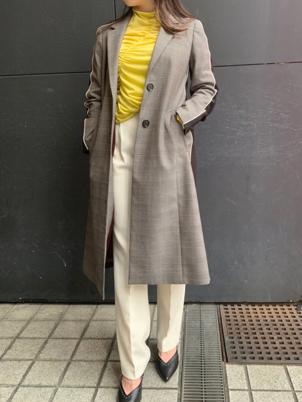 「イエロー、秋のコーデ、キレイめ、きれいめカジュアル、今日のコーデ、秋アウター、オトナ女子、秋服準備はじめました」｜「LOVELESSのハイネック ギャザープルオーバー（その他トップス、イエロー系）」を使った、Imaokaさん（レディース・160cm）の秋コーディネートの1枚目の写真