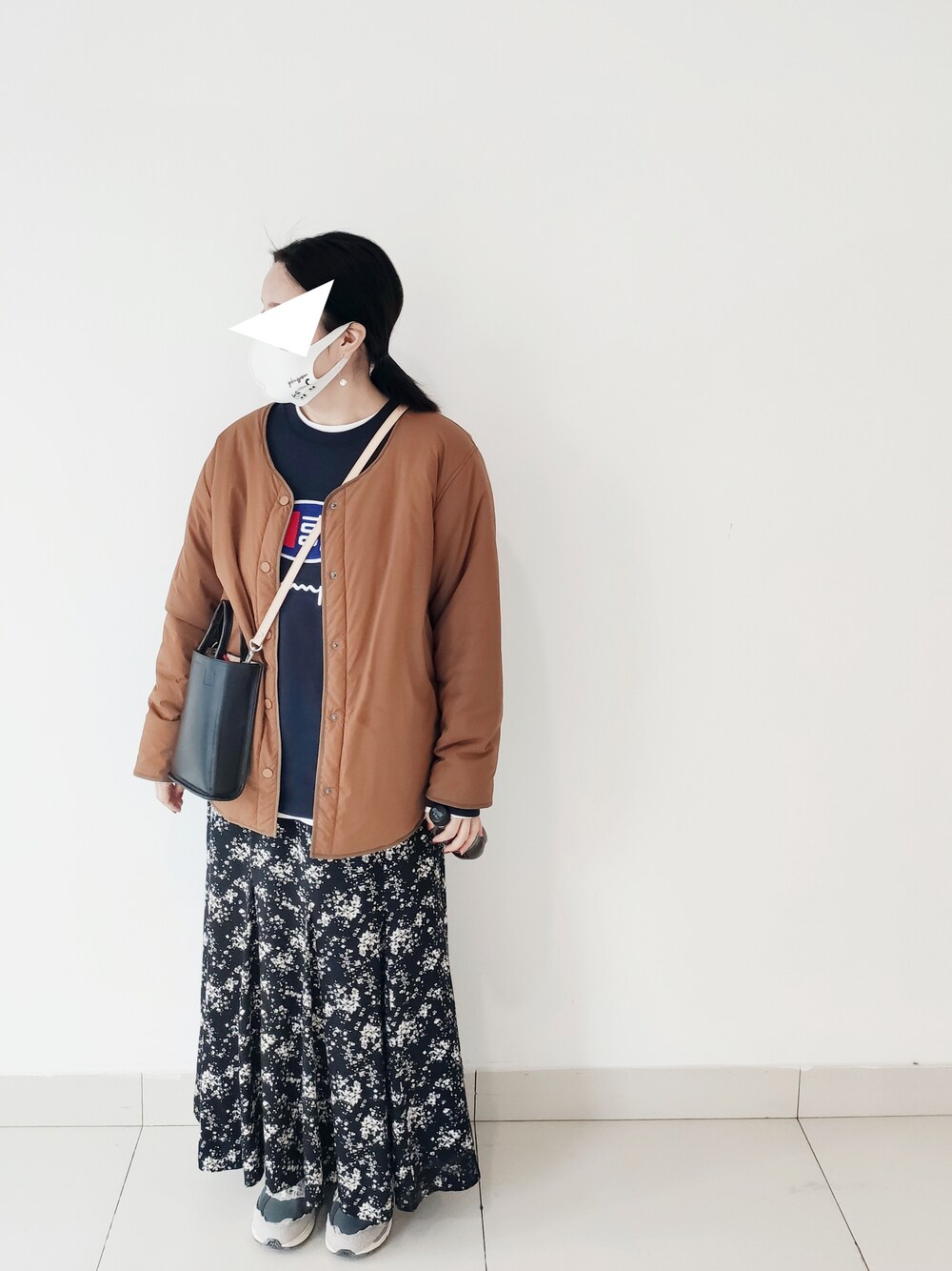 「ootd、Champion、2002R、CIAOPANIC TYPY、New Balance、UNIQLO」｜「UNIQLOのアイテム（Tシャツ/カットソー、ホワイト系）」を使った、ko_mo_moさん（レディース・158cm）の冬コーディネートの1枚目の写真