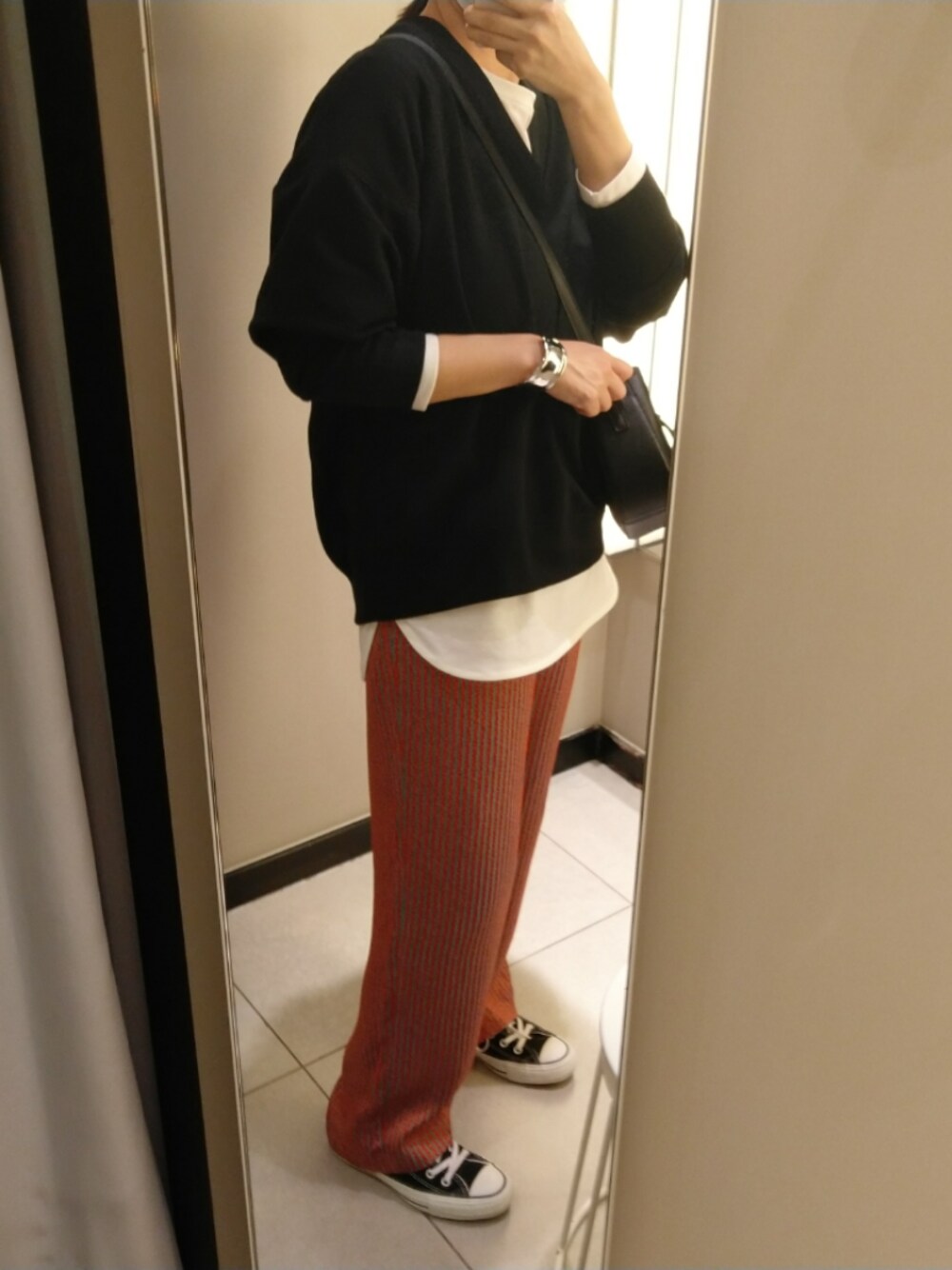 「ootd、ストライプ、秋のコーデ、オレンジ、コンバース、coen、JOURNAL STANDARD relume」｜「JOURNAL STANDARD relumeのアイテム（チノパンツ、オレンジ系）」を使った、ko_mo_moさん（レディース・158cm）の秋コーディネートの1枚目の写真