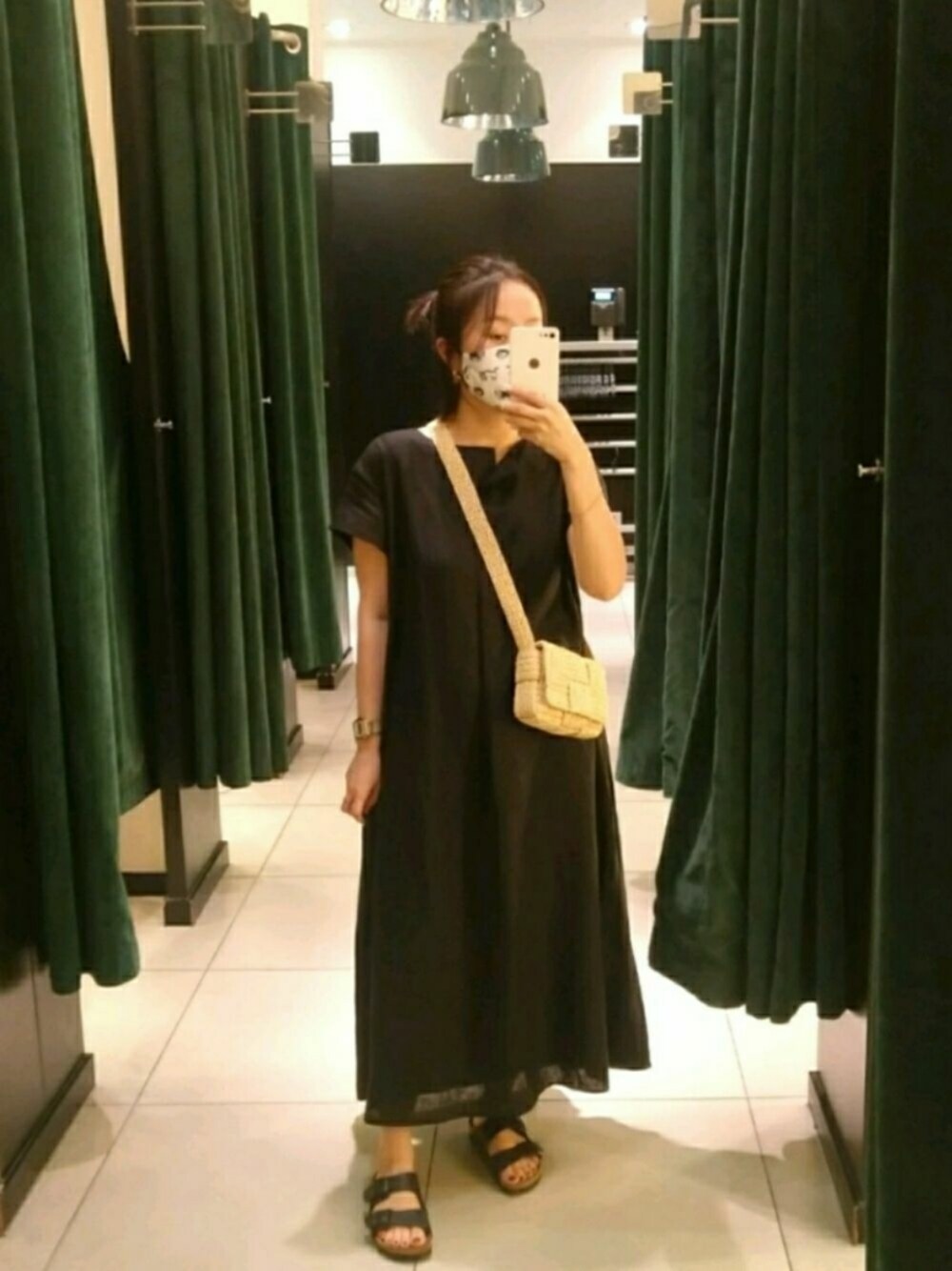 「ootd、ビルケンシュトック、Ray BEAMS、編みバッグ、birkenstock」｜「BIRKENSTOCKのアイテム（サンダル、ブラック系）」を使った、ko_mo_moさん（レディース・158cm）の秋コーディネートの1枚目の写真