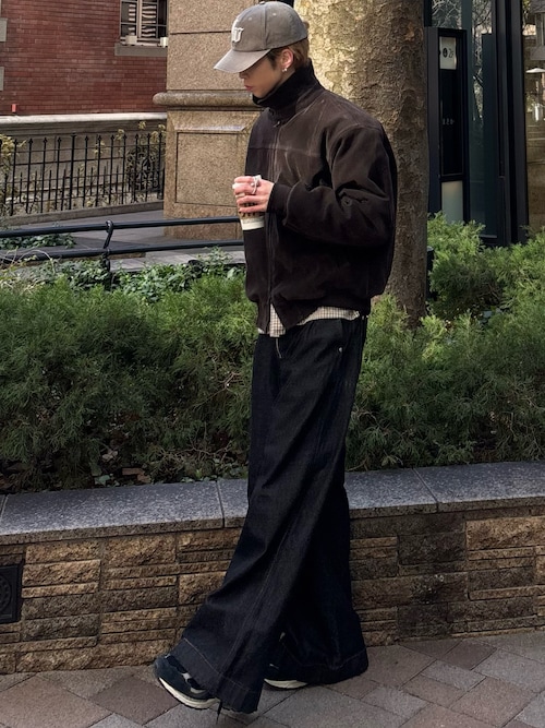 「Regen Glanz（レーゲングランツ）のsynthetic suede zip blouson / シンセティックスエードジップブルゾン（ブルゾン）」を使った、がんさん（メンズ・177cm）の冬コーディネート