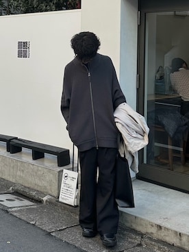 「Bleme（ブレム）のアイテム（スラックス）」を使った、がんさん（メンズ・177cm）の冬コーディネート