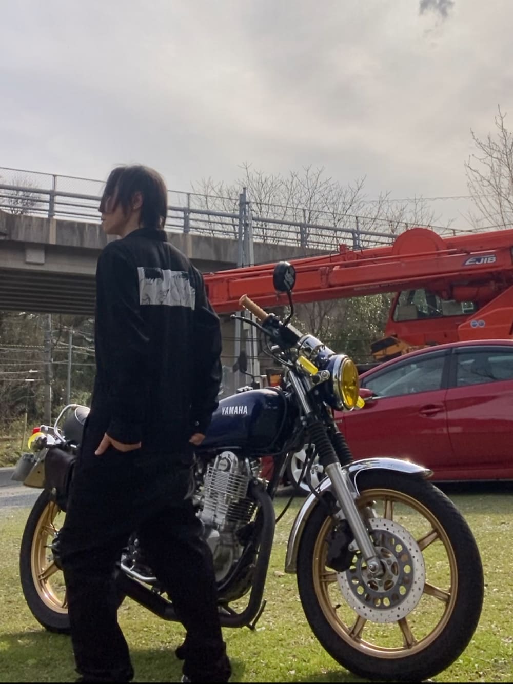 「supreme、つなぎ、オールインワン、オールブラック、休日スタイル、ワークスタイル、作業着、仕事着」｜「Supreme のアイテム（つなぎ/オールインワン、ブラック系）」を使った、shin5netさん（メンズ・167cm）の春コーディネートの1枚目の写真