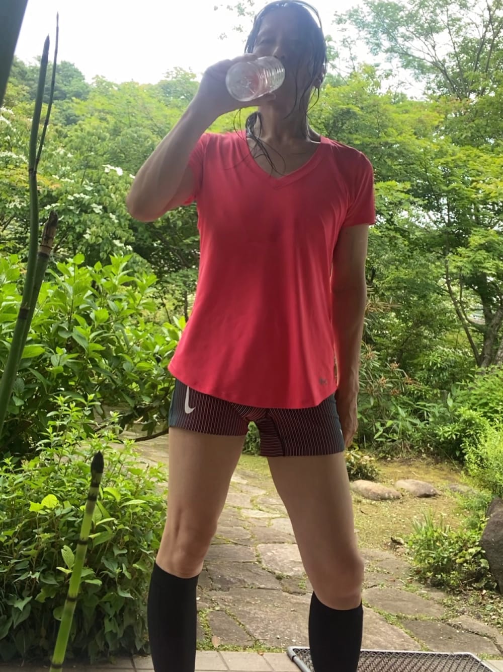 「夏コーデ、ピンク、ランニングシューズ、ランニングスタイル、ランニングウェア、NIKE、スポーツミックス、スポーツmix、underarmour」｜「UNDER ARMOURのアイテム（Tシャツ/カットソー、ピンク系）」を使った、shin5netさん（メンズ・167cm）の春コーディネートの1枚目の写真