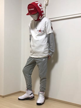 「レッド」｜「アイテム（スウェットパンツ）」を使った、zekihiroさん（メンズ・170cm）の秋コーディネート