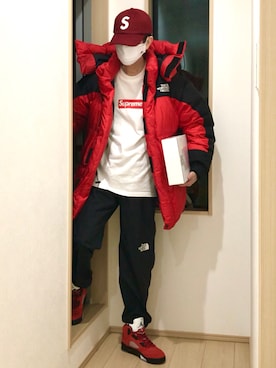 「アイテム（ダウンジャケット/コート、レッド系）」を使った、zekihiroさん（メンズ・170cm）の冬コーディネート