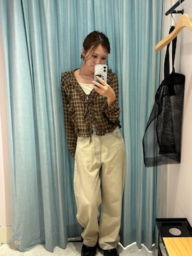 「LOWRYS FARM（ローリーズファーム）のベロアカップキャミ 1048913（キャミソール、ホワイト系）」を使った、AYAKAさん（レディース・157cm）の夏コーディネート