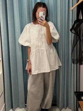 「LOWRYS FARM（ローリーズファーム）のアシメティアードチュニックＳＳ　1049042（シャツ/ブラウス、ホワイト系）」を使った、AYAKAさん（レディース・157cm）の夏コーディネート