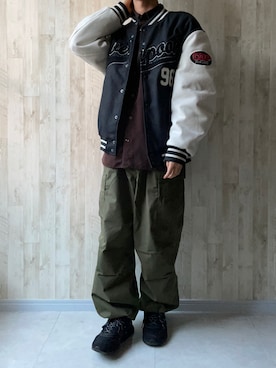 「大学生」｜「アイテム（スタジャン）」を使った、まっくろ🐕さん（メンズ・166cm）の冬コーディネート