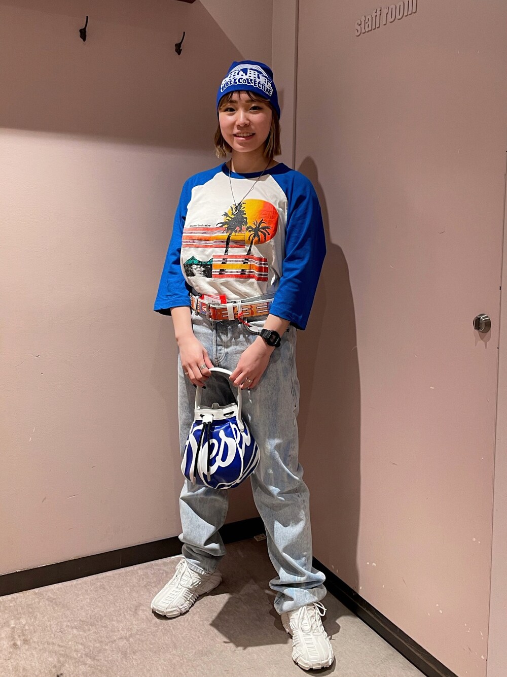 「ootd、outfit、ブルーコーデ、denim、Diesel、メンズライク」｜「DIESELのレディース ターポリン バケットバッグ（ハンドバッグ、ブルー系）」を使った、ちゃんしいさん（レディース・156cm）の春コーディネートの1枚目の写真