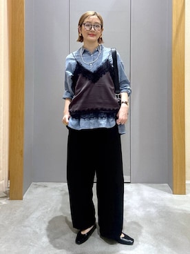 「LEPSIM（レプシィム）の調光ファッショングラス　451342（メガネ、ブラック系）」を使った、m.a.k.oさん（レディース・166cm）の春コーディネート