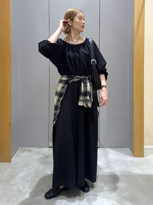 美品♡マカフィー黒オフショルブラウス ペプラムシルエットオフショルブラウス(ブラウス)｜トップス｜Mila