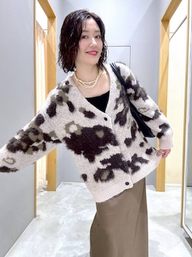 「LEPSIM（レプシィム）のストレッチサテンスカート　497324（スカート）」を使った、m.a.k.oさん（レディース・166cm）の秋コーディネート