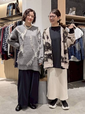 「LEPSIM（レプシィム）のストレッチサテンスカート　497324（スカート）」を使った、m.a.k.oさん（レディース・166cm）の秋コーディネート