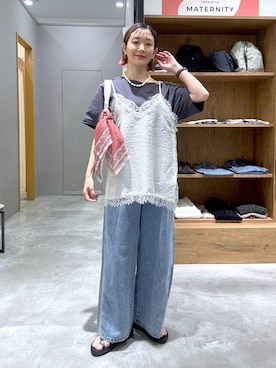 「LEPSIM（レプシィム）の《レプクル》オフショルワイドT　242876（Tシャツ/カットソー、グレー系）」を使った、m.a.k.oさん（レディース・166cm）の夏コーディネート