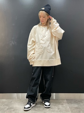 「whiteland」｜「アイテム（スウェット）」を使った、Arisa Suzukiさん（レディース・156cm）の秋コーディネート