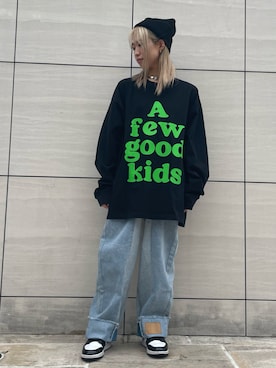 「リメイクデニム」｜「アイテム（Tシャツ/カットソー）」を使った、Arisa Suzukiさん（レディース・156cm）の冬コーディネート
