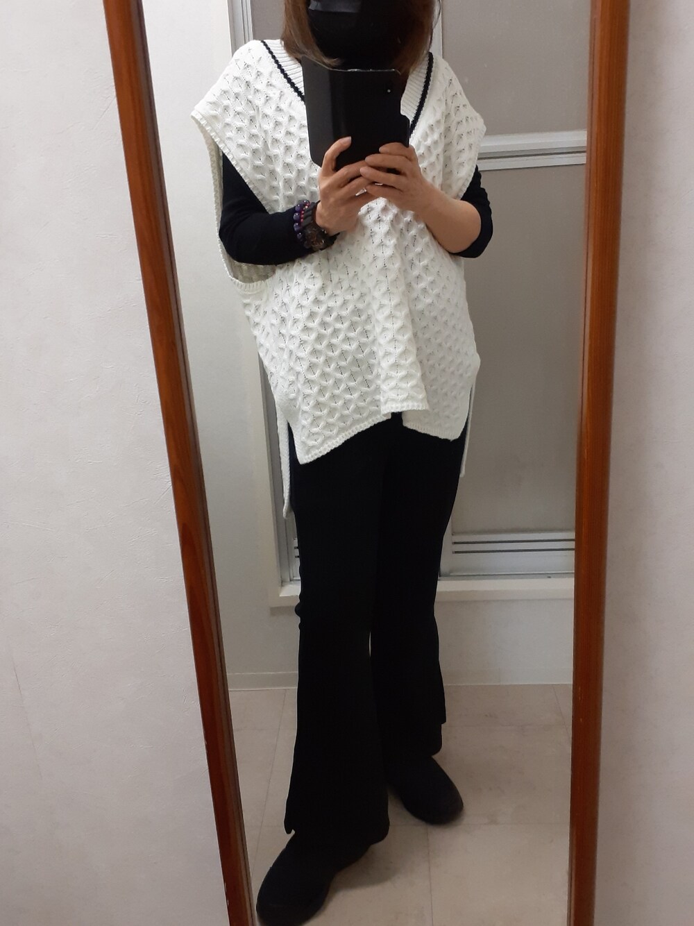 「Re:EDITのアイテム（ベスト、ホワイト系）」を使った、ribenjicyanさん（レディース・154cm）の春コーディネートの2枚目の写真