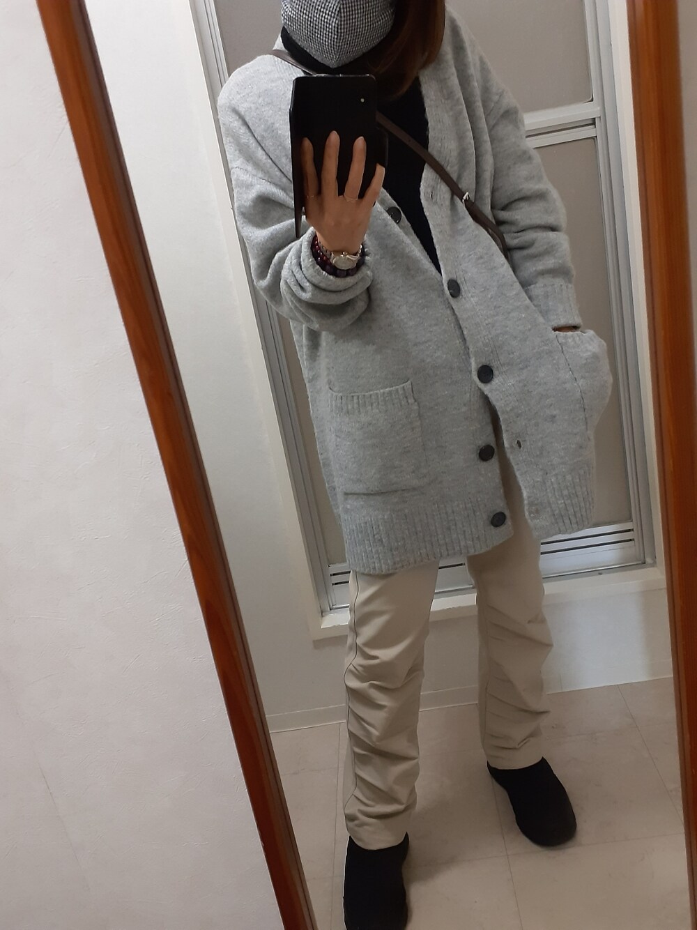 「coca（coca）のアイテム（カーディガン/ボレロ、グレー系）」を使った、ribenjicyanさん（レディース・154cm）の春コーディネートの2枚目の写真