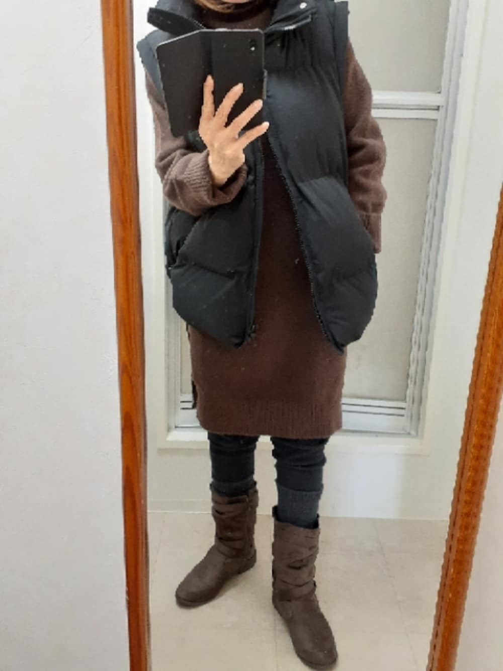 「Re:EDITのアイテム（ダウンベスト、ブラック系）」を使った、ribenjicyanさん（レディース・157cm）の冬コーディネートの1枚目の写真