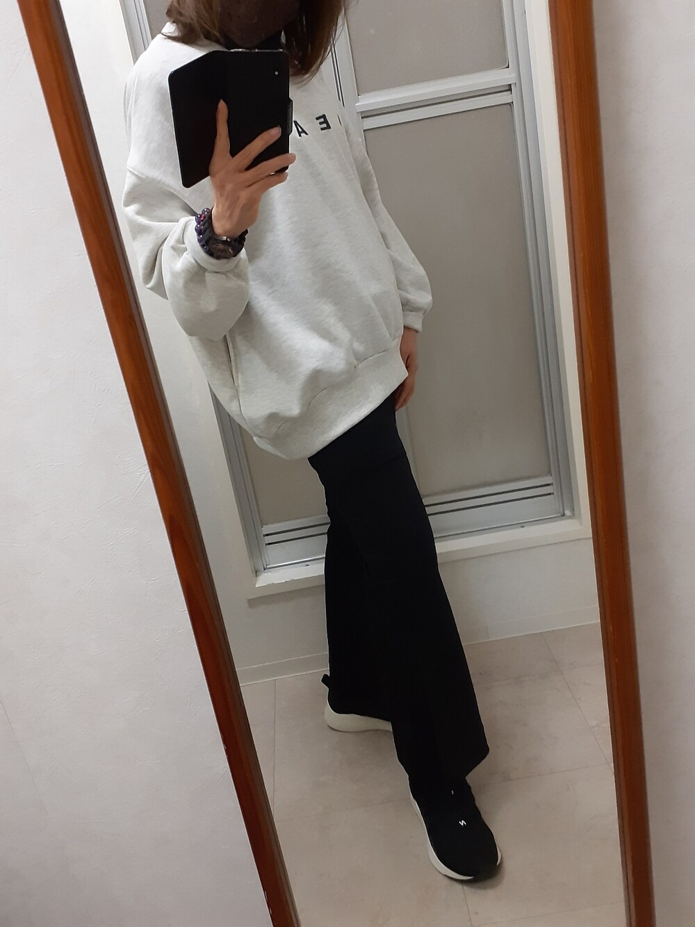 「Re:EDITのアイテム（スウェット、グレー系）」を使った、ribenjicyanさん（レディース・154cm）の春コーディネートの2枚目の写真