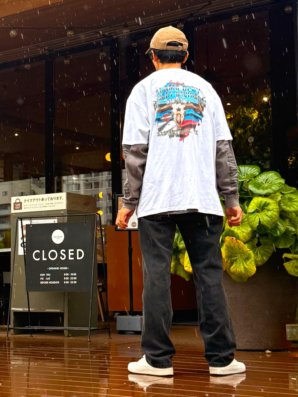 「キャップ、ベージュ、ニューエラ、ハーレーダビッドソン、HARLEY-DAVIDSON、レイヤードスタイル、Tシャツ、古着、リーバイス、505、ダメージデニムパンツ、ブラック、スニーカー、ユニクロ、いいね、save、フォローお願いします🤑」｜「NEW ERAの【NEW ERA / ニューエラ】Los Angeles Dodgers・ロサンゼルス ドジャース チームロゴ刺繍 ローキャップ（キャップ、ベージュ系）」を使った、☠️HiRoC☠️さん（メンズ・171cm）の春コーディネートの1枚目の写真