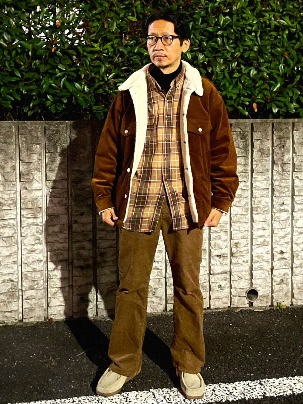 「お洒落さんとつながりたい、ブラウン、ワントーンコーデ、ボア、チェック、フレアパンツ、GU、ユニクロ、モカシン、ほっこり、コーデュロイ、ネルシャツ、タートルネック、カジュアル、いいね、save、フォローお願いします🤑」｜「ZARAのアイテム（ニット/セーター、ブラック系）」を使った、☠️HiRoC☠️さん（メンズ・171cm）の冬コーディネートの1枚目の写真
