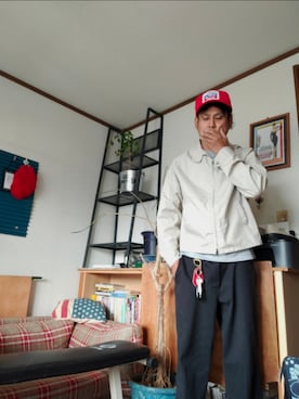 「REDMOON（レッドムーン）のアイテム（キーケース/キーアクセサリー、ゴールド系）」を使った、Kazuさん（メンズ・177cm）の春コーディネート
