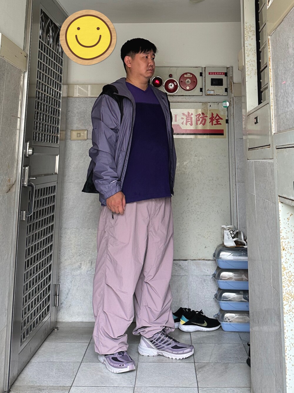 「SALOMON、purple、THE NORTH FACE、NIKE、GU、parachutepants」｜「GUのアイテム（チノパンツ、パープル系）」を使った、IANさん（メンズ・174cm）の春コーディネートの1枚目の写真