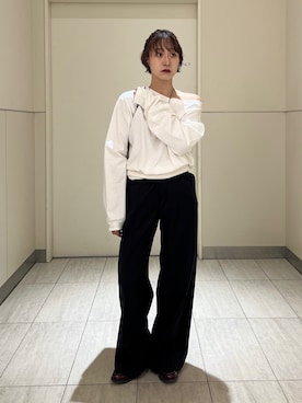 「ADAM ET ROPE'（アダムエロペ）のアイテム（スラックス）」を使った、moneさん（レディース・152cm）の秋コーディネート