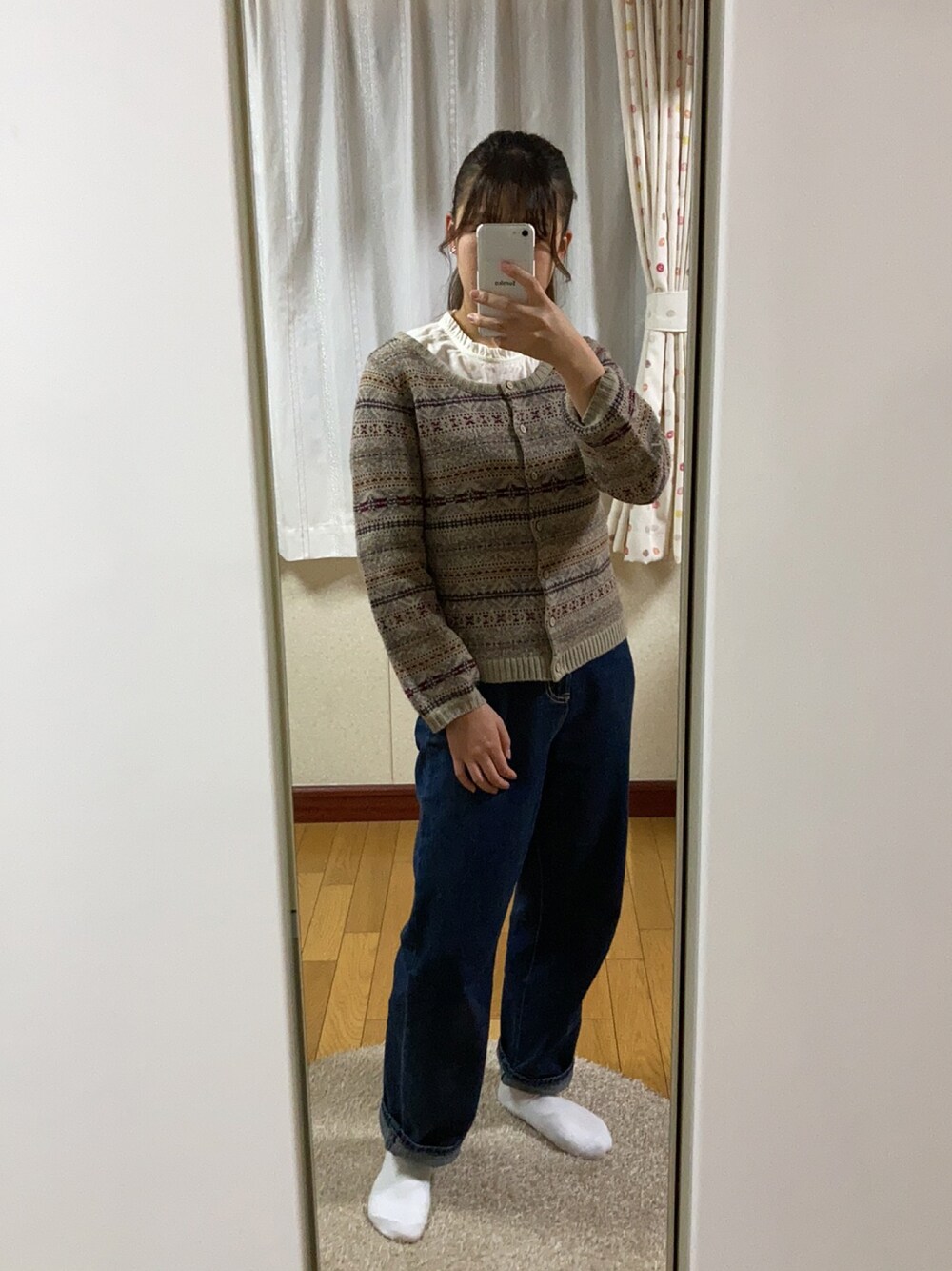 「earth music&ecologyのアイテム（カーディガン/ボレロ、ブラウン系）」を使った、memeさん（レディース・156cm）の秋コーディネートの1枚目の写真