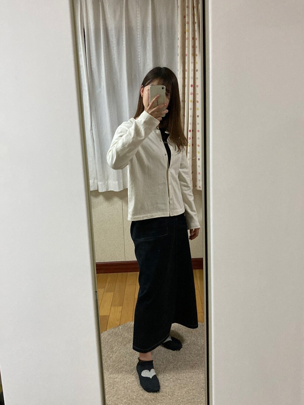 「UNIQLOのアイテム（カーディガン/ボレロ、ホワイト系）」を使った、memeさん（レディース・156cm）の夏コーディネートの1枚目の写真