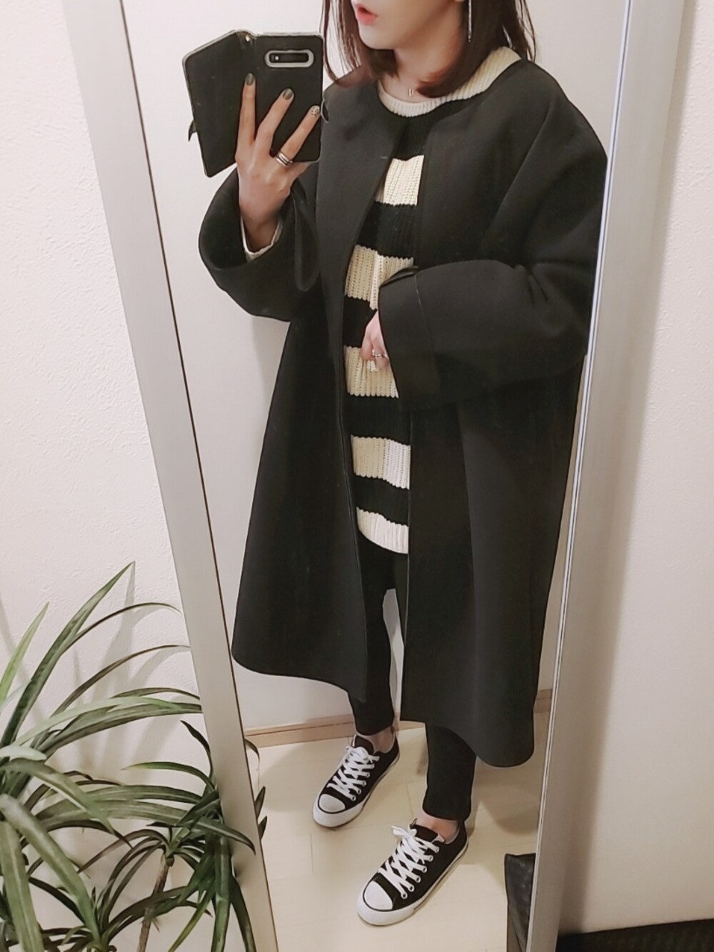 「カジュアル、ニット、ボーダー、メガネ女子、シンプル、パンツスタイル、ボンディング、モノトーン」｜「PUBLUXの▽【PUBLUX/パブリュクス】 ボンディングノーカラーオーバーサイズコート（ノーカラーコート、ブラック系）」を使った、chii3☆さん（レディース・160cm）の冬コーディネートの1枚目の写真