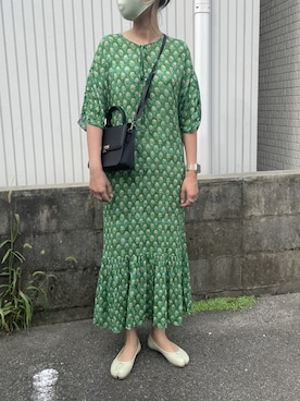 「アイテム（バレエシューズ、グリーン系）」を使った、munmun☺︎さん（レディース・160cm）の秋コーディネート