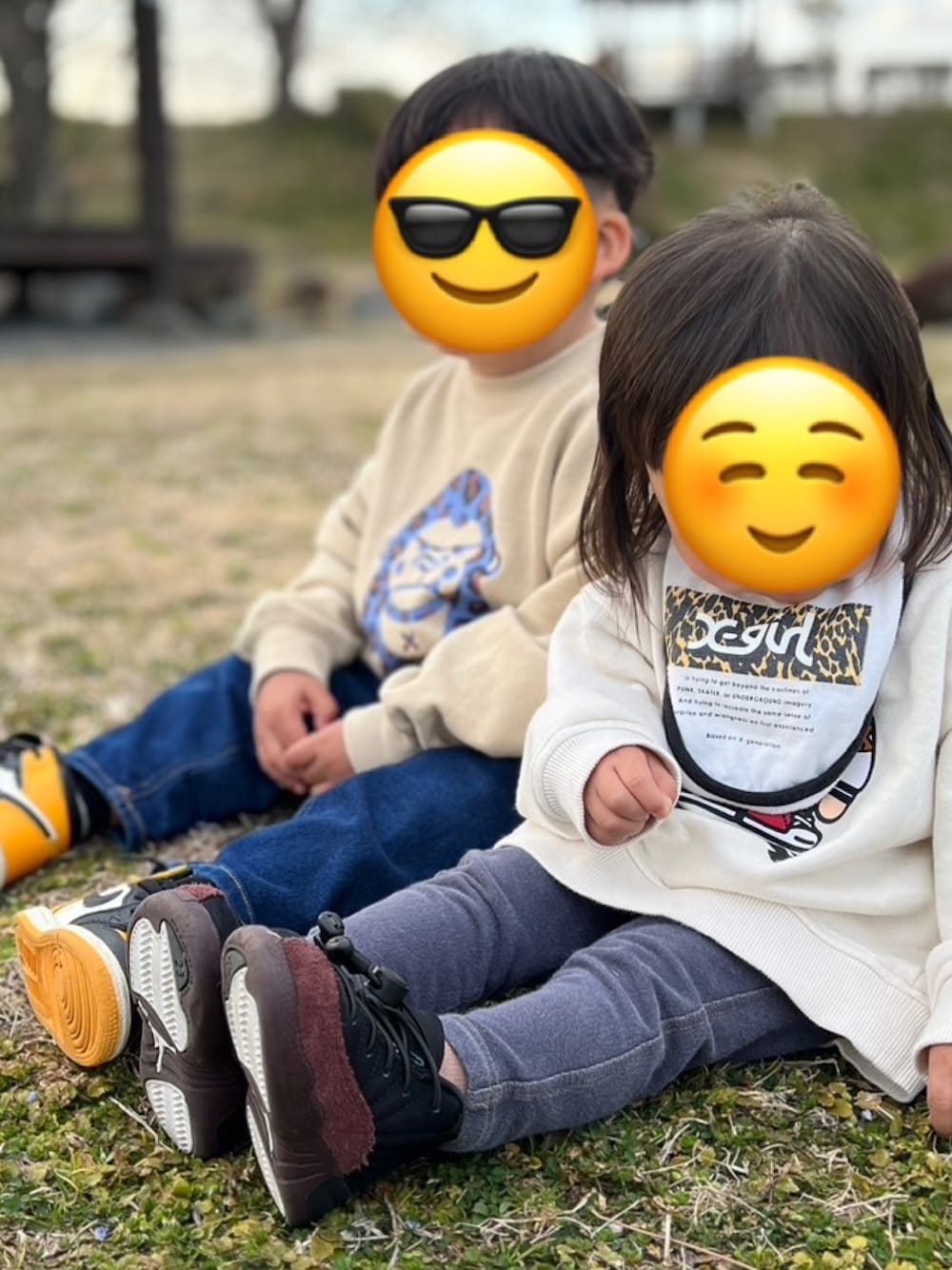 「XLARGE KIDS、x-girl stages、NIKE、ナイキ、スニーカー、aj1、aj12、お出かけコーデ、スニーカーコーデ、キッズコーデ」｜「XLARGE KIDSのアイテム（スウェット、ホワイト系）」を使った、おまるさん（キッズ・90cm）の夏コーディネートの1枚目の写真