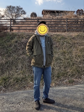 「アースカラー」｜「アイテム（スリッポン）」を使った、あんちゃんさん（メンズ・177cm）の冬コーディネート