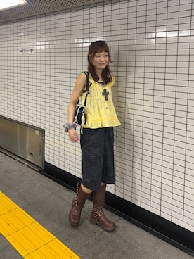 「CIAOPANIC（チャオパニック）のバタフライスタッズハーフパンツ（その他パンツ、グレー系）」を使った、ユイナさん（レディース・162cm）の夏コーディネート