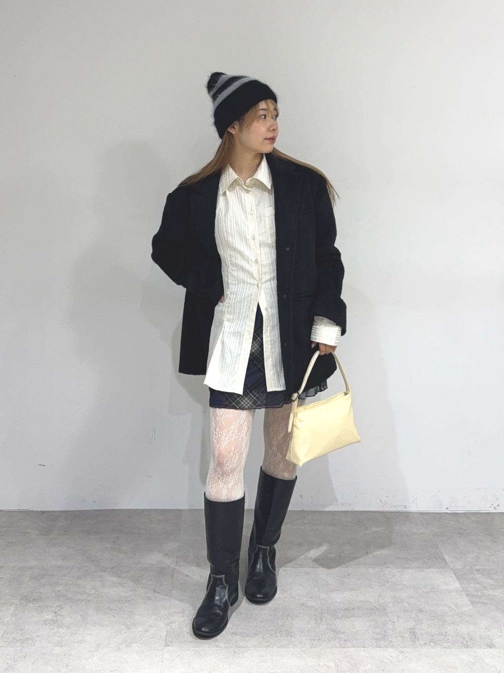 「GIUNONのmohair touch knit cap / モヘアタッチニットキャップ（ニットキャップ/ビーニー、ブラック系）」を使った、さきさん（レディース・160cm）の冬コーディネートの1枚目の写真