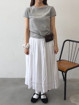 「GIUNON（ジウノン）のscallop pile puff t-shirt / スカラップパイルパフTシャツ（Tシャツ/カットソー、グレー系）」を使った、さきさん（レディース・160cm）の春コーディネート