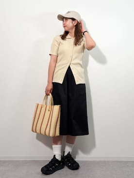 「FRED PERRY（フレッドペリー）の[FRED PERRY/フレッドペリー] 別注 ツインティップライン リブポロシャツ（ポロシャツ、ベージュ系）」を使った、yunaさん（レディース・155cm）の夏コーディネート
