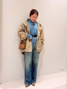 「Whim Gazette（ウィムガゼット）のペイントデニムシャツ（シャツ/ブラウス、ブルー系）」を使った、marinaさん（レディース・150cm）の秋コーディネート
