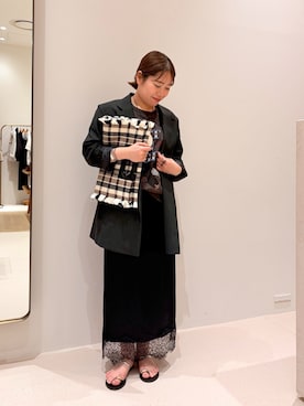 「Whim Gazette（ウィムガゼット）のサテンレーススカート（スカート、ブラック系）」を使った、marinaさん（レディース・150cm）の春コーディネート