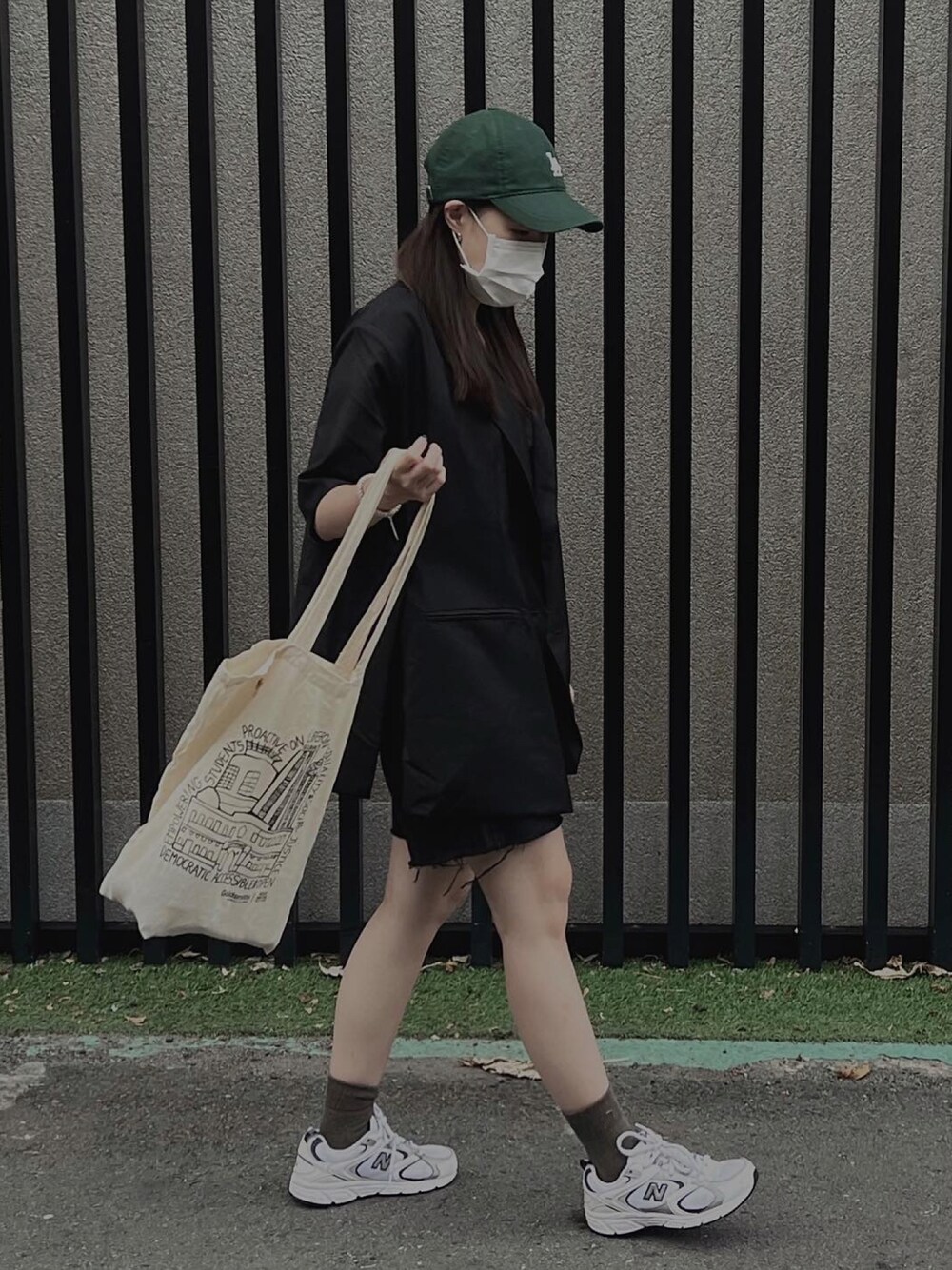 「ootd、夏、街頭穿搭、summer、summer outfit、summeritem」｜「NEW ERAのアイテム（キャップ、グリーン系）」を使った、yii93さん（レディース・155cm）の夏コーディネートの1枚目の写真