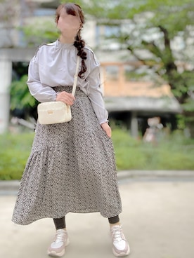 「Areeam（アリーム）の肩ボタンスタンドカラーブラウス（シャツ/ブラウス、ブルー系）」を使った、mican🍊さん（レディース・162cm）の春コーディネート