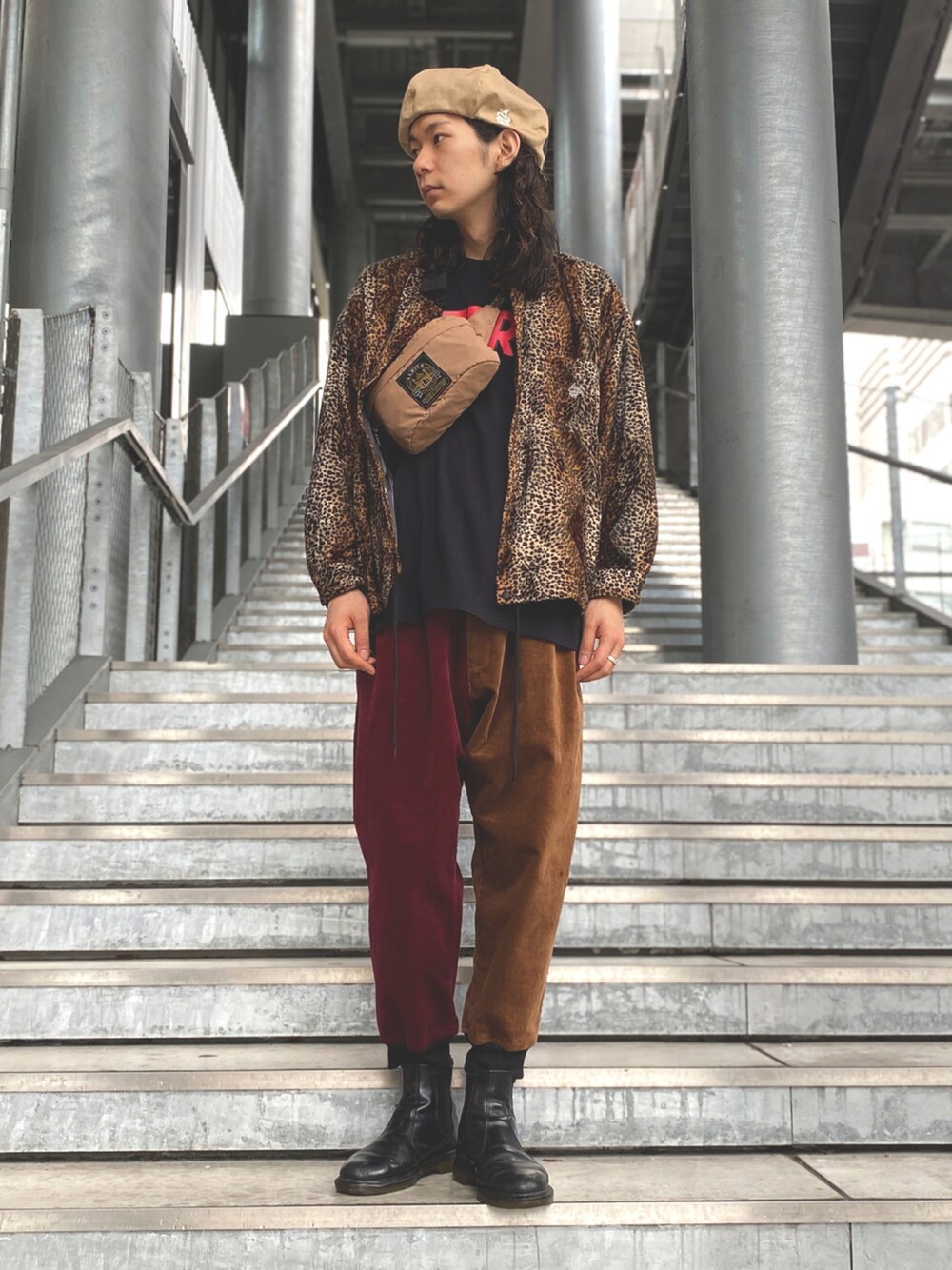 「ビッグシルエット、ベージュ、ワイドパンツ、ootd、秋服、ゆるコーデ、秋コーデ、秋トレンド2021」｜「ALDIESのCord Rib Pants / コードリブパンツ（その他パンツ、ブラウン系）」を使った、しょうたろうさん（メンズ・183cm）の秋コーディネートの1枚目の写真