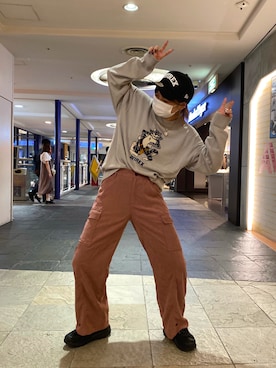 「くすみカラー」｜「アイテム（キャップ）」を使った、莉子さん（レディース・163cm）の秋コーディネート