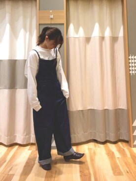 「Samansa Mos2 blue（サマンサモスモスブルー）のアイテム（オールインワン・サロペット）」を使った、つじあやのさん（レディース・149cm）の秋コーディネート