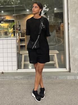 「monochrome」｜Miha Miさん（レディース・170cm）の夏コーディネート