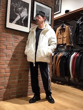 「schott（ショット）のアイテム（アクセサリー）」を使った、総料理長（schottのイケオジ）さん（メンズ・170cm）の秋コーディネート