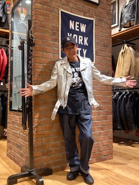 「アイテム（ライダースジャケット、シルバー系）」を使った、総料理長（schottのイケオジ）さん（メンズ・170cm）の秋コーディネート